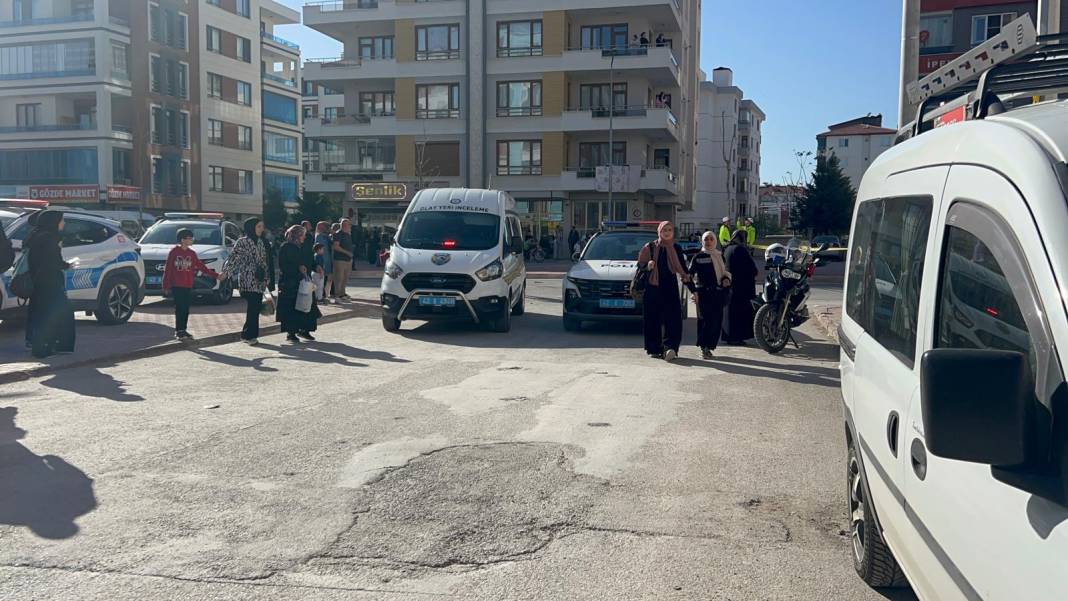 Konya’daki ehliyetsiz sürücü dehşeti kamerada 4